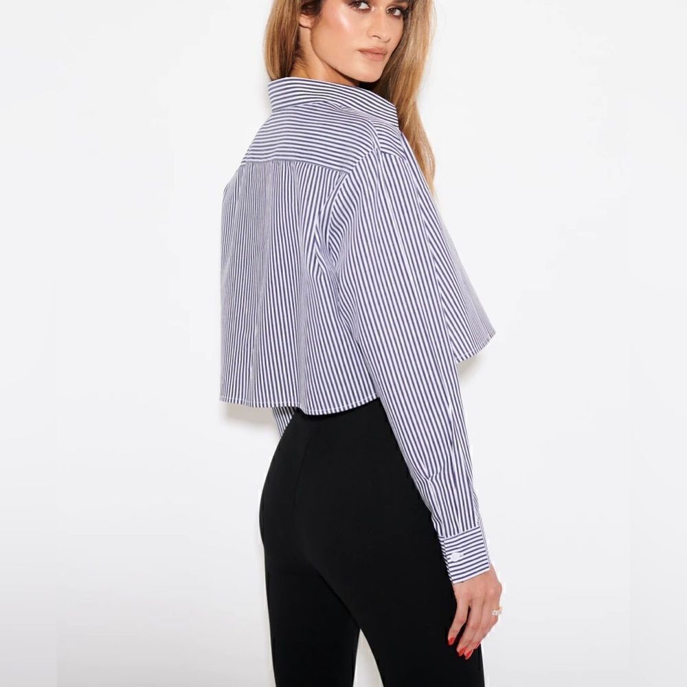 Effie Kats Striped Cropped Shirt - Picture 2 of 4